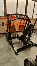 V- SQUAT